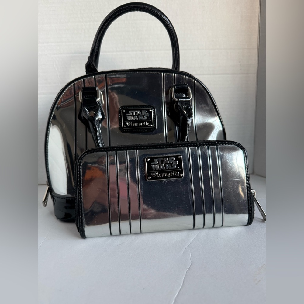 Loungefly Captain Phasma Silver Metallic Embossed Dome Top Handle Bag W/Wallet